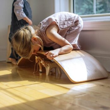 Montessori curved balance board - Image 10