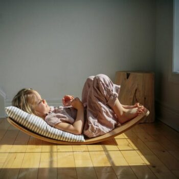 Montessori curved balance board - Image 8