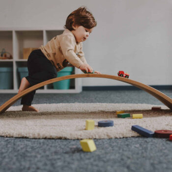 Montessori curved balance board - Image 7