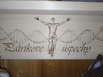 Polička úspechov / vešiak na medaily - Image 3